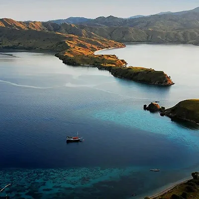 LiveAboard.com